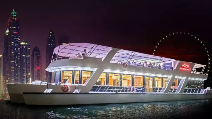 Dubai sunset and dinner cruise bar