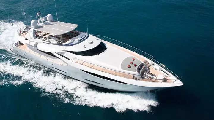 108ft Tatti Superyacht Charter in Dubai